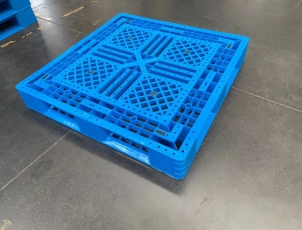 プラスチックパレット型